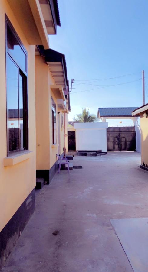 Jambo Hideaway Apartment ดาร์เอสซาลาม ภายนอก รูปภาพ