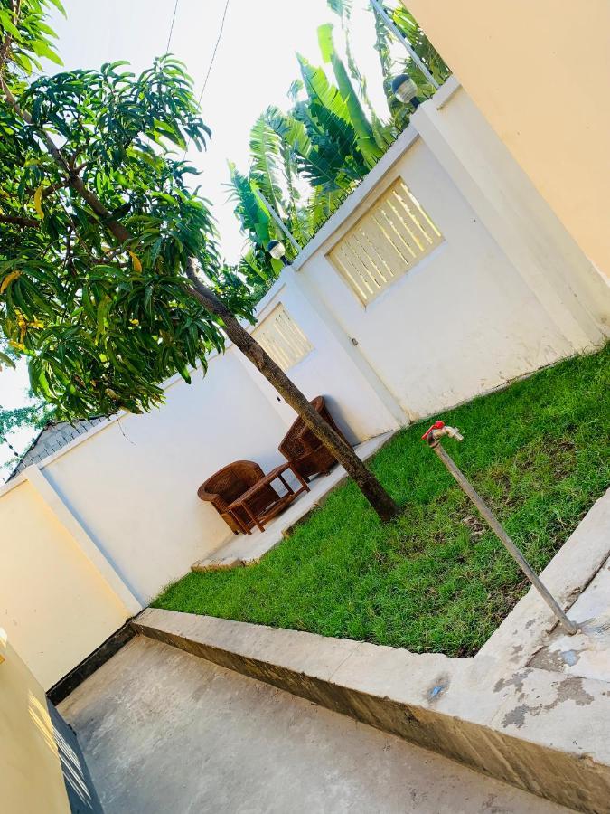 Jambo Hideaway Apartment ดาร์เอสซาลาม ภายนอก รูปภาพ